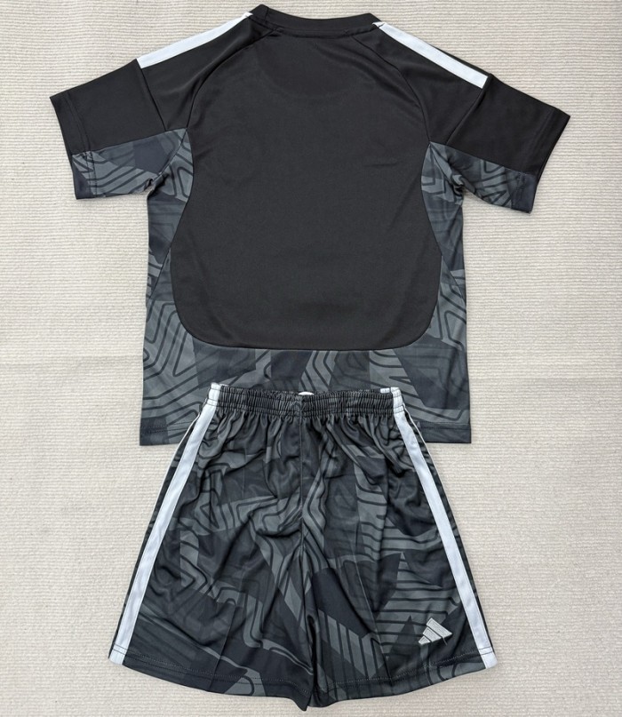26/27 Celtic goalkeeper kids kit black