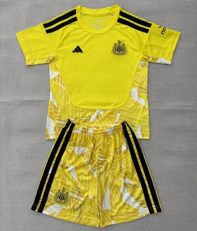 26/27 Newcastle United goalkeeper Adult Set yellow