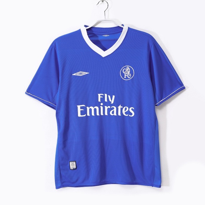 Retro 04/05 Chelsea home football jersey