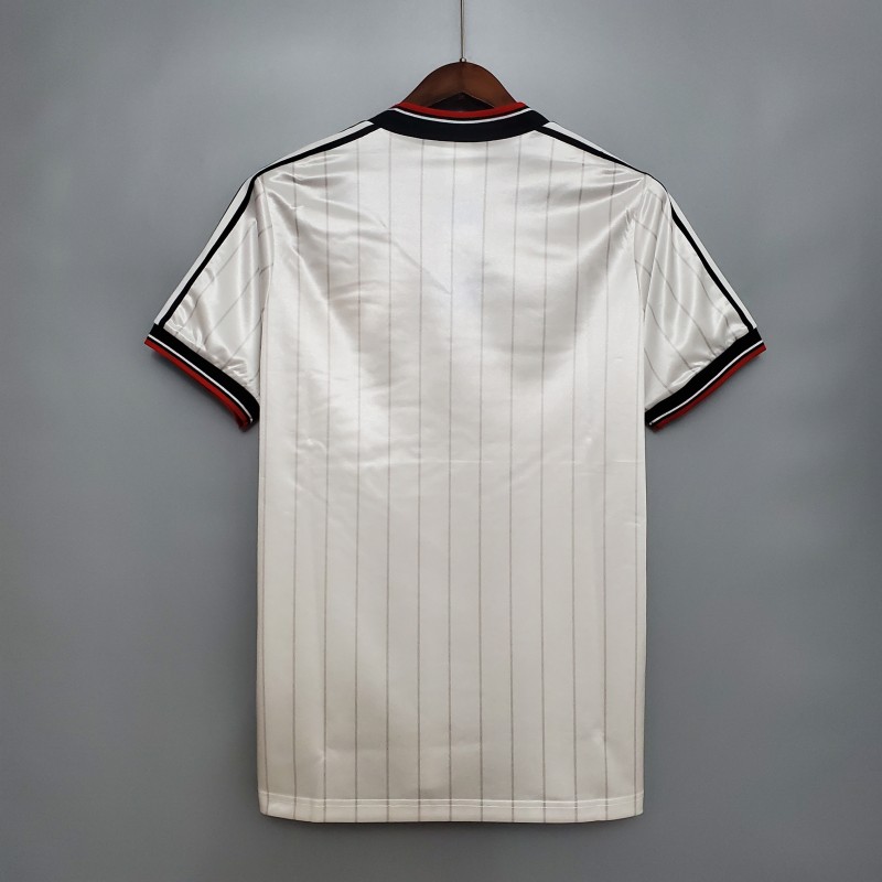 Retro Manchester United 1983 away