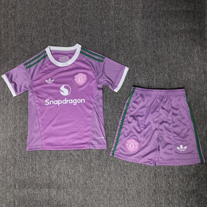 26/27 Manchester United goalkeeper kids kit pink