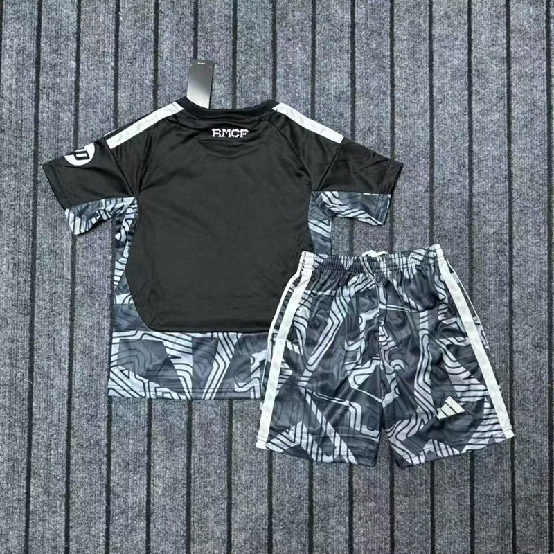 26/27 Real Madrid goalkeeper kids kit black