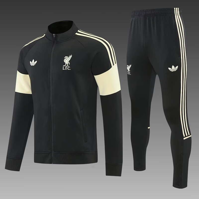 26/27 Liverpool Adult jacket black