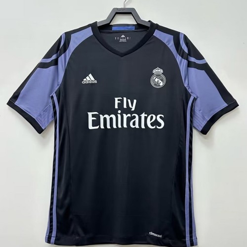Retro 16/17 Real Madrid third