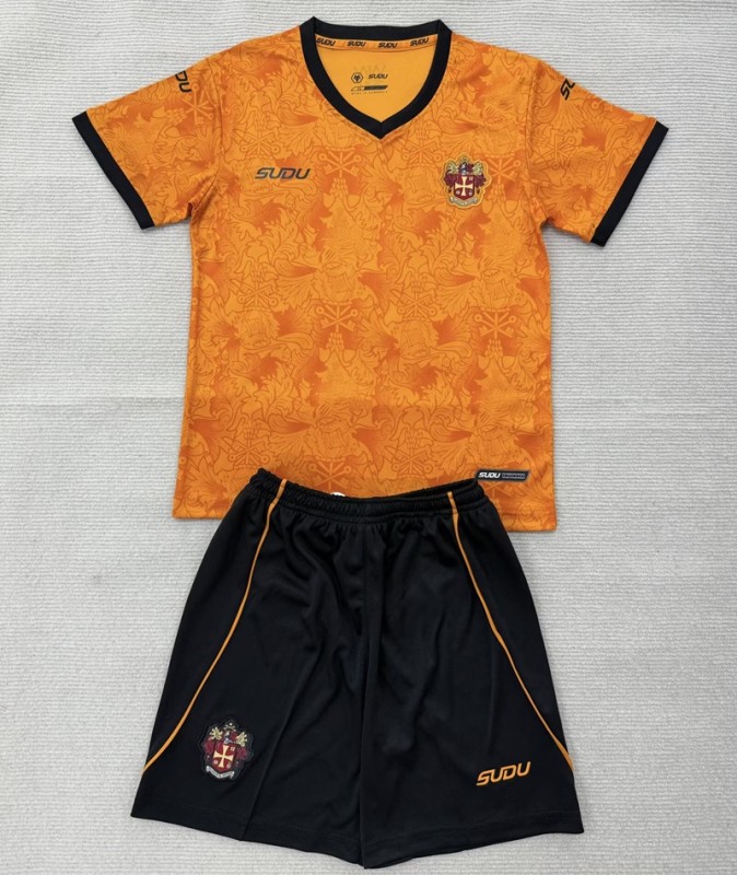 26/27 Wolverhampton Wanderers home  Adult Set
