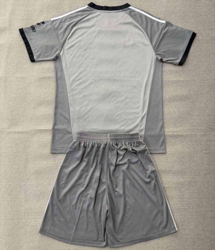 26/27 Aston Villa goalkeeper kids kit grey