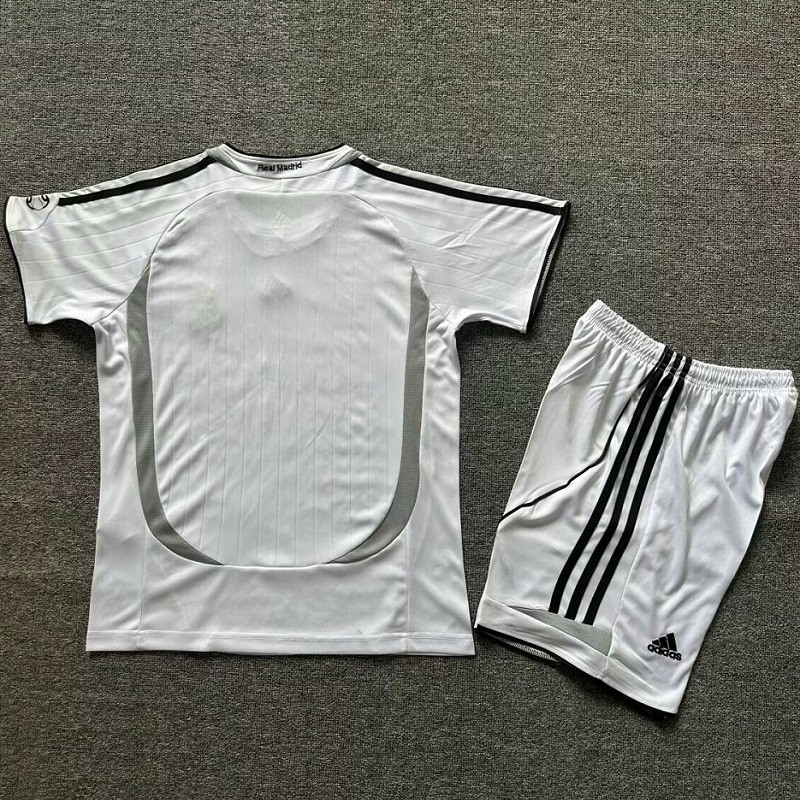 Retro 06/07 Real Madrid home kids kit