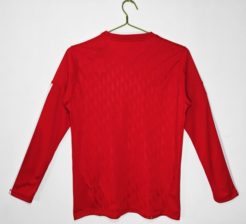 Retro 10/11 Liverpool home Long sleeved