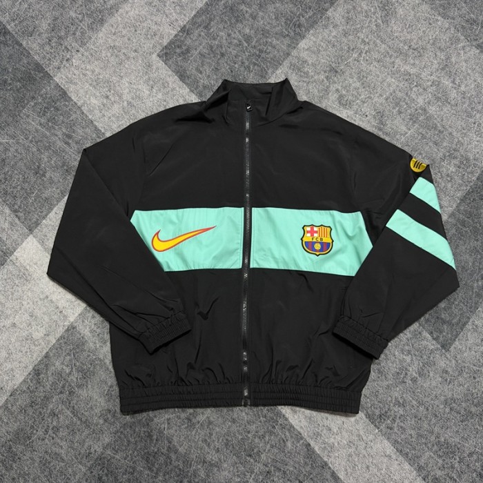26-27 Barcelona black retro trench coat