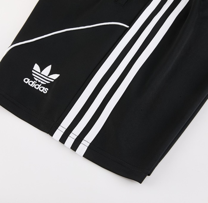AD  White shorts set