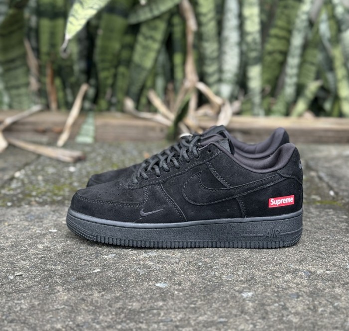 Nike x Supreme Air Force 1 Low SP