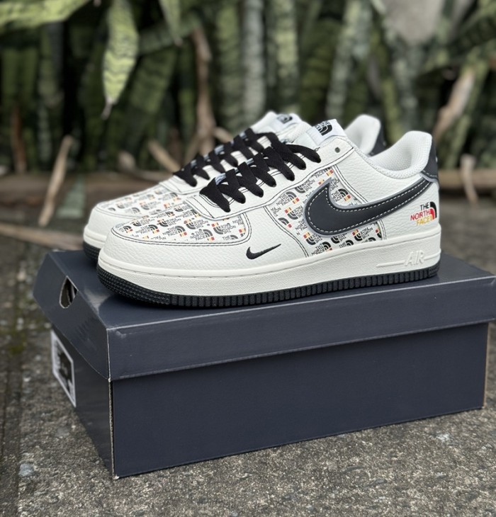 THE NORTH FACE X Nike Air Force 1