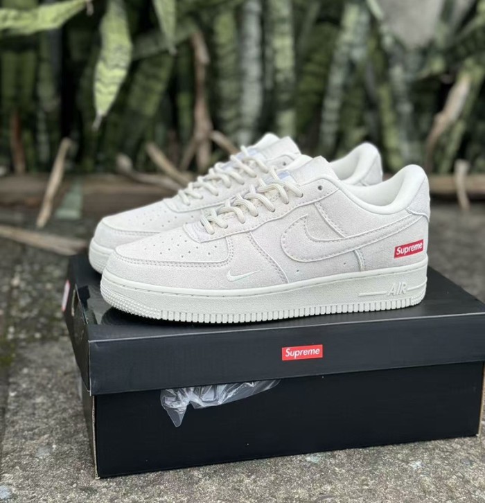 Nike x Supreme Air Force 1 Low SP