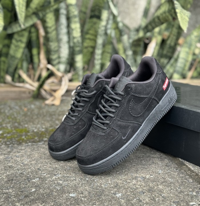 Nike x Supreme Air Force 1 Low SP