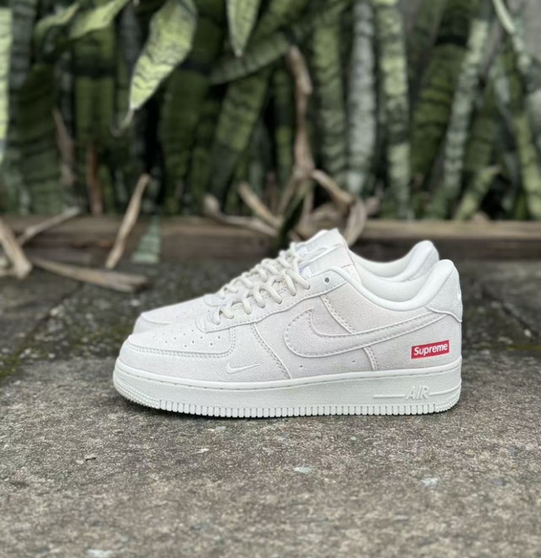 Nike x Supreme Air Force 1 Low SP