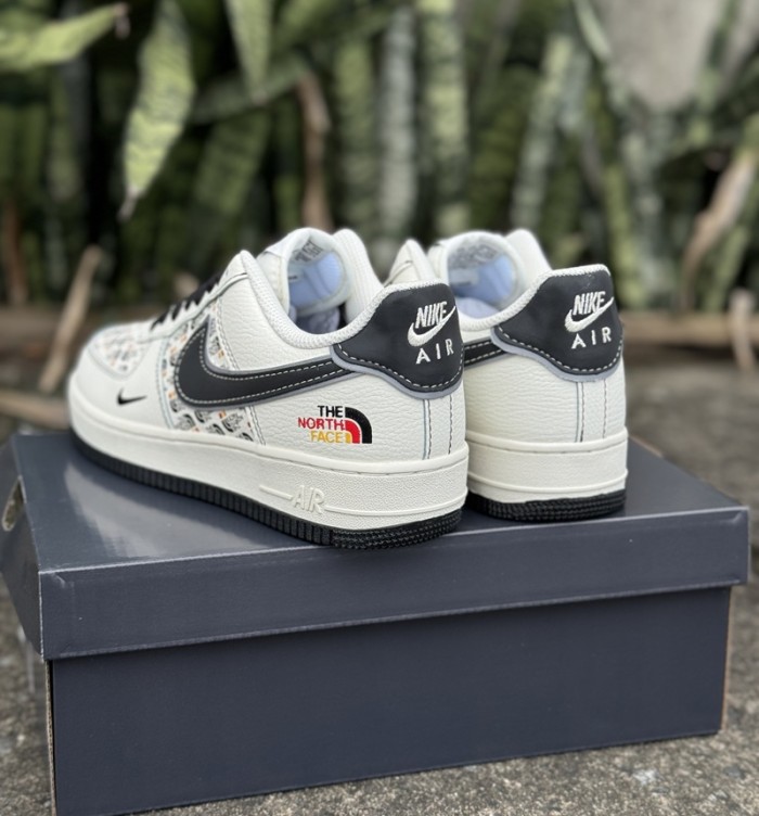 THE NORTH FACE X Nike Air Force 1