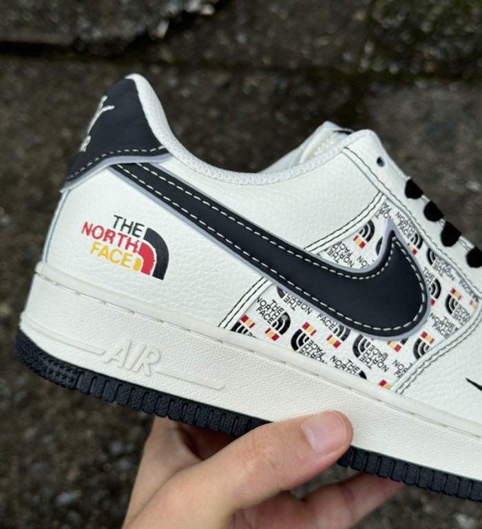 THE NORTH FACE X Nike Air Force 1