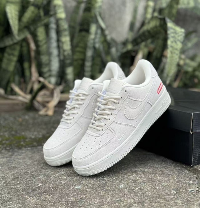 Nike x Supreme Air Force 1 Low SP
