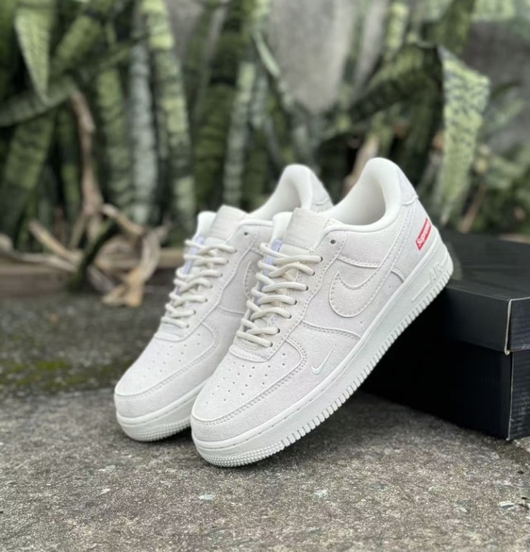 Nike x Supreme Air Force 1 Low SP
