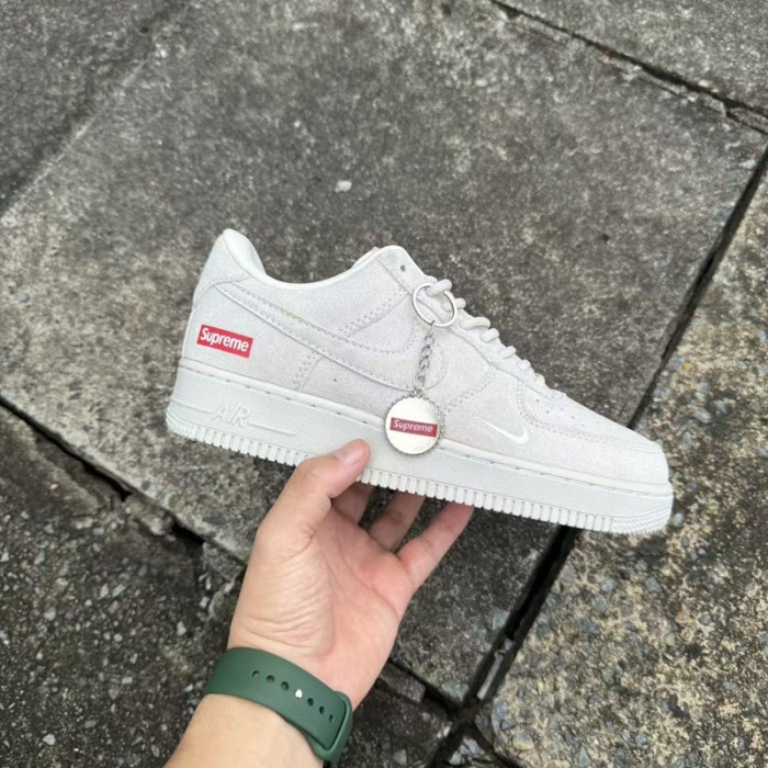 Nike x Supreme Air Force 1 Low SP