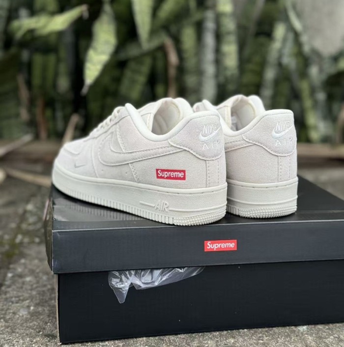 Nike x Supreme Air Force 1 Low SP