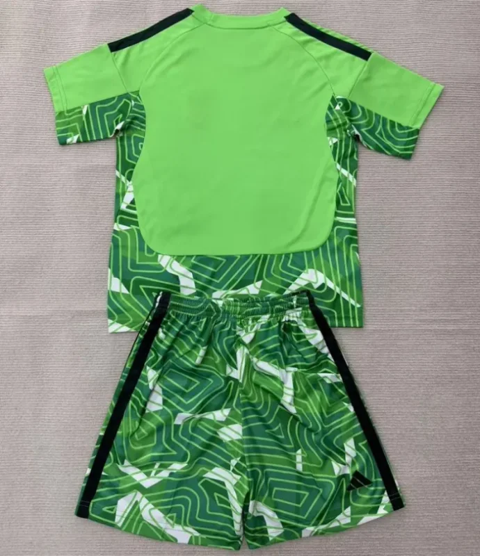 26/27Juventus goalkeeper kids kit green