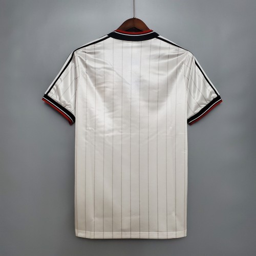 Retro Manchester United 1983 away