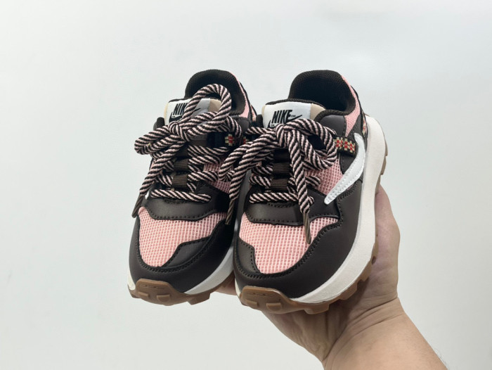 NEW NIKE kids Shoes