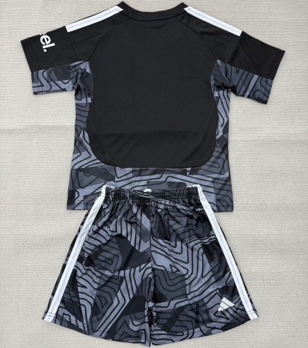 26/27 Arsenal goalkeeper Adult Set