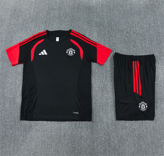 26/27Manchester United kids Short training suit black