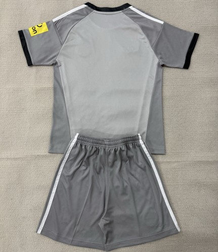 26/27 Newcastle United goalkeeper Adult Set grey