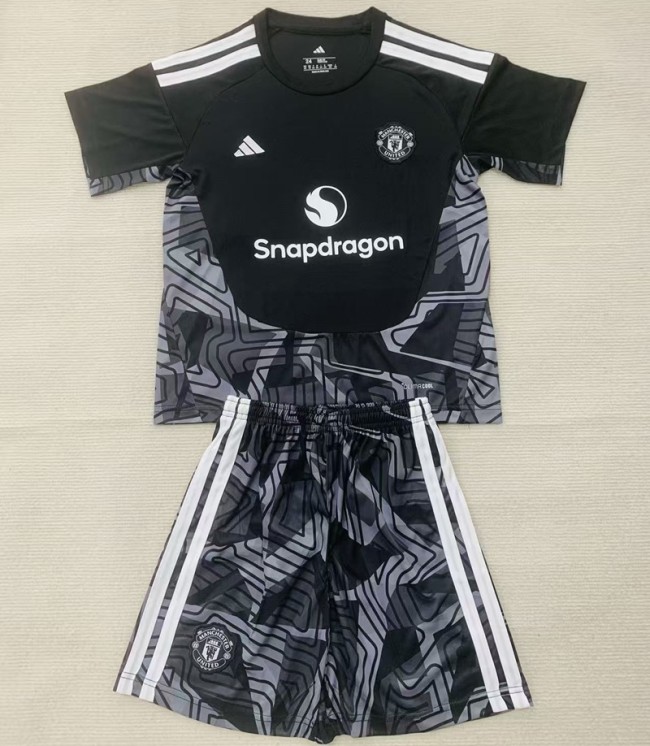 26/27 Manchester United goalkeeper Adult Set