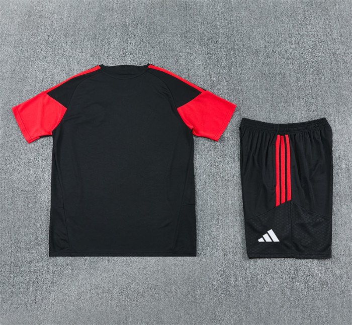 26/27Manchester United kids Short training suit black
