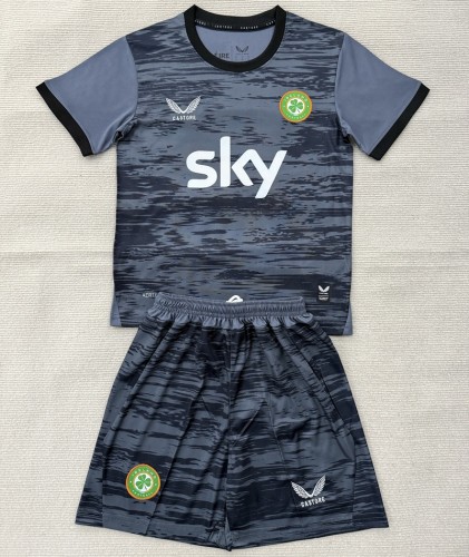 26/27 Ireland goalkeeperkids kit grey