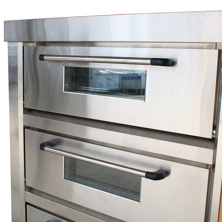 Is Your Kitchen Holding You Back? 5 Game-Changing Benefits of Upgrading to a Commercial Oven!