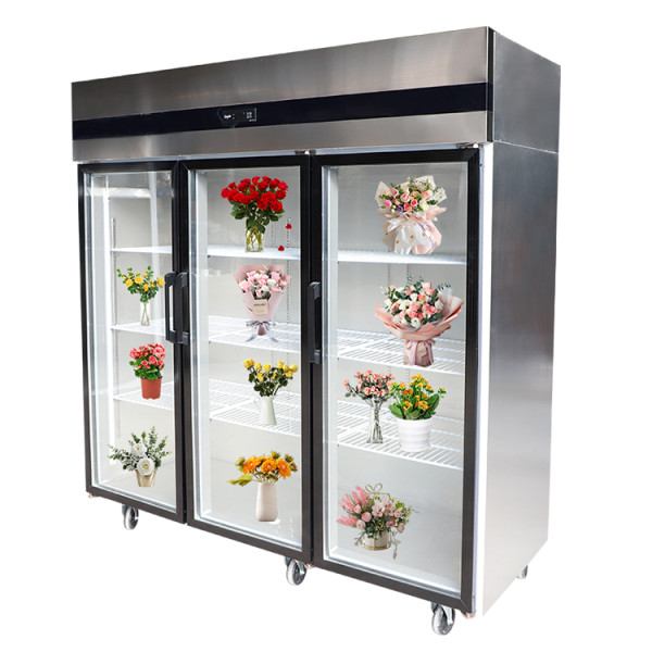 Supermarket fruit and vegetable refrigerator