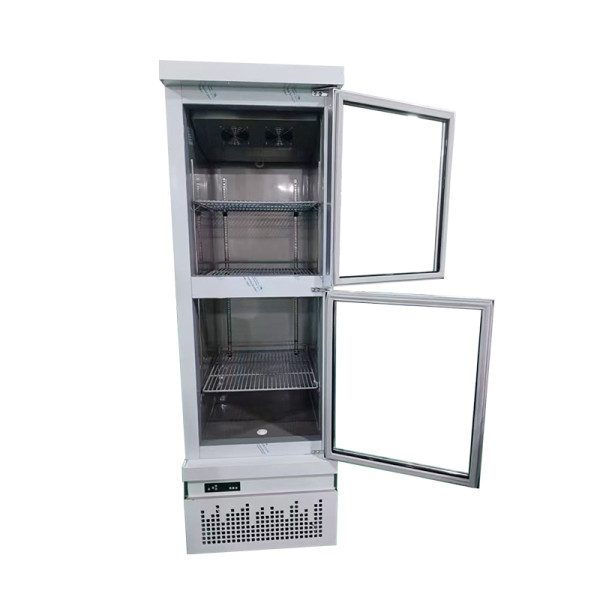 Bottom compressor upright commercial refrigerator