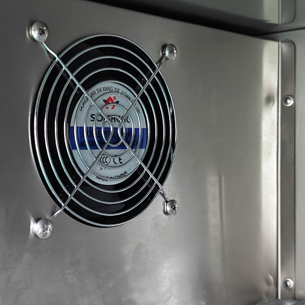 Display Refrigerator with Light Box