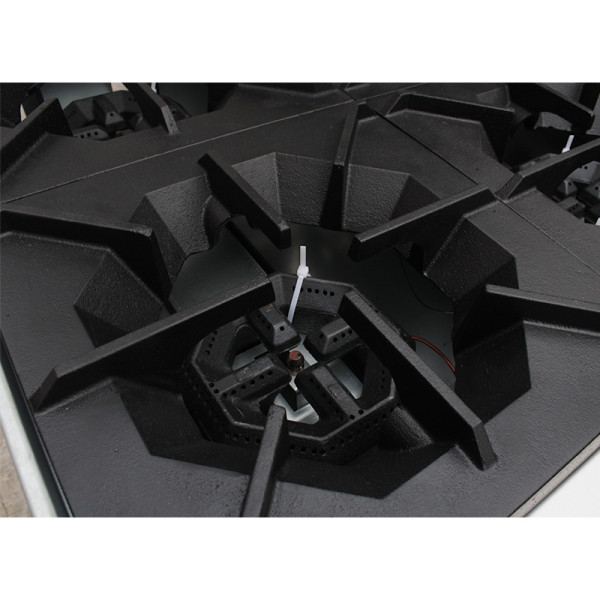 Commercial gas range with griddle and burners