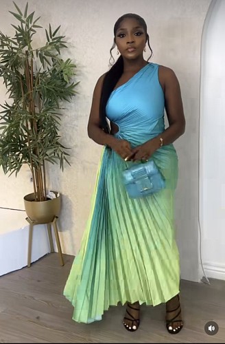 Fashion Gradient Color One-shoulder Pleated Maxi Dresses RC-3173