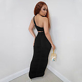 Sexy Single Shoulder Crop Top And Pleated Long Skirt 2 Piece Sets YF-9880