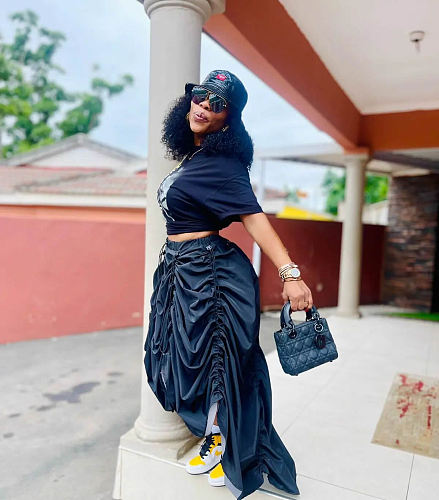 Casual Women Printed T-shirt And Long Ruffles Skirt Black 2 Pieces Set GT-9171