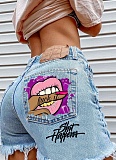 Mouth Biting Finger Print Fashionable Ripped Denim Shorts For Women