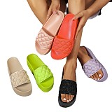 2025 Summer Fashion All-Matching Beach Vacation Thick Bottom Women's Sandal Slippers