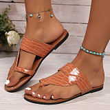 Large Size Toe Flat Slippers For Women New Style Outer Wear Pressed Pattern Herringbone Beach Sandals