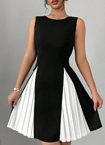Fashionable And Elegant Women'S Round Neck Sleeveless Pleated Stitching Plus Size Dress