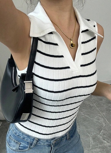 Women'S White Contrast Striped V-Neck Knitted Vest