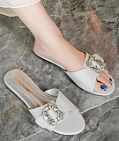 Ladies Summer New Outdoor Flat Rhinestone Slippers And Round Toe Flip Flops