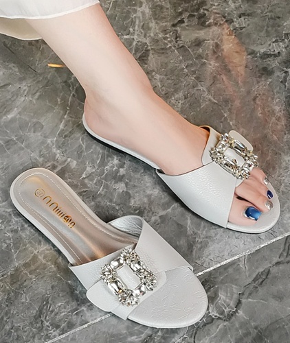 Ladies Summer New Outdoor Flat Rhinestone Slippers And Round Toe Flip Flops
