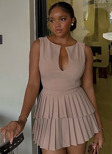 Summer Fresh Sweet Fashion V-Neck Sleeveless Top High Waist Pleated A-Line Skirt Two-Piece Suit